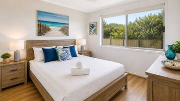 Deluxe House, Multiple Beds, Non Smoking | 4 bedrooms, individually decorated, individually furnished