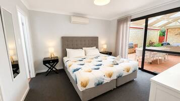 Deluxe House, Multiple Beds, Non Smoking | Laptop workspace, iron/ironing board, WiFi (free)