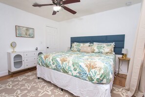 3 bedrooms, iron/ironing board, free WiFi - Snowbird friendly rates |Close to Beaches |10 Min to Downtown Fort Walton Beach |Quiet neighborhood (Fort Walton Beach)