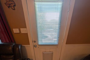 Interior - Large Handicap Accessible Home Sleeps 21. Game Room, Stocked Kitchen. Great for Large groups. (Hutto)