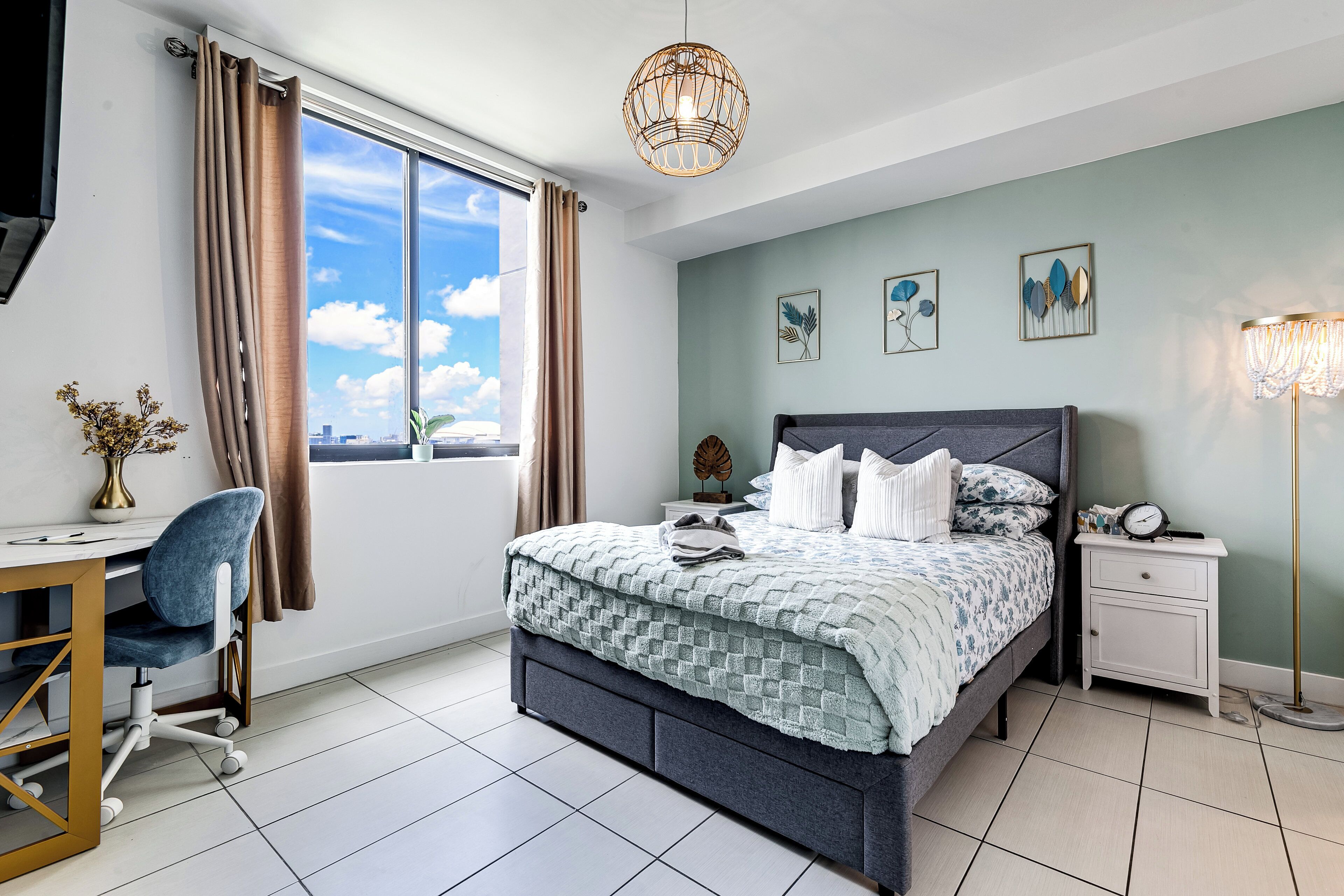 公寓客房, 城市景 | 3 間睡房、書桌、手提電腦工作空間、遮光窗簾/窗簾