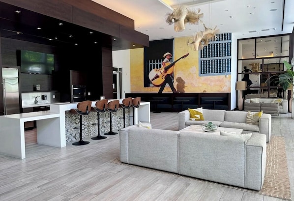 Lounge - New 3 Bed 2 Bath In The Little Havana (Miami)