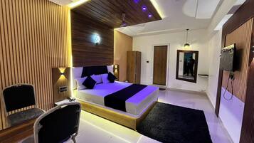 Suíte | 1 quarto, escrivaninha, Wi-Fi de cortesia, roupa de cama