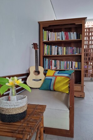 Lobby sitting area - Bring In House (Yogyakarta)