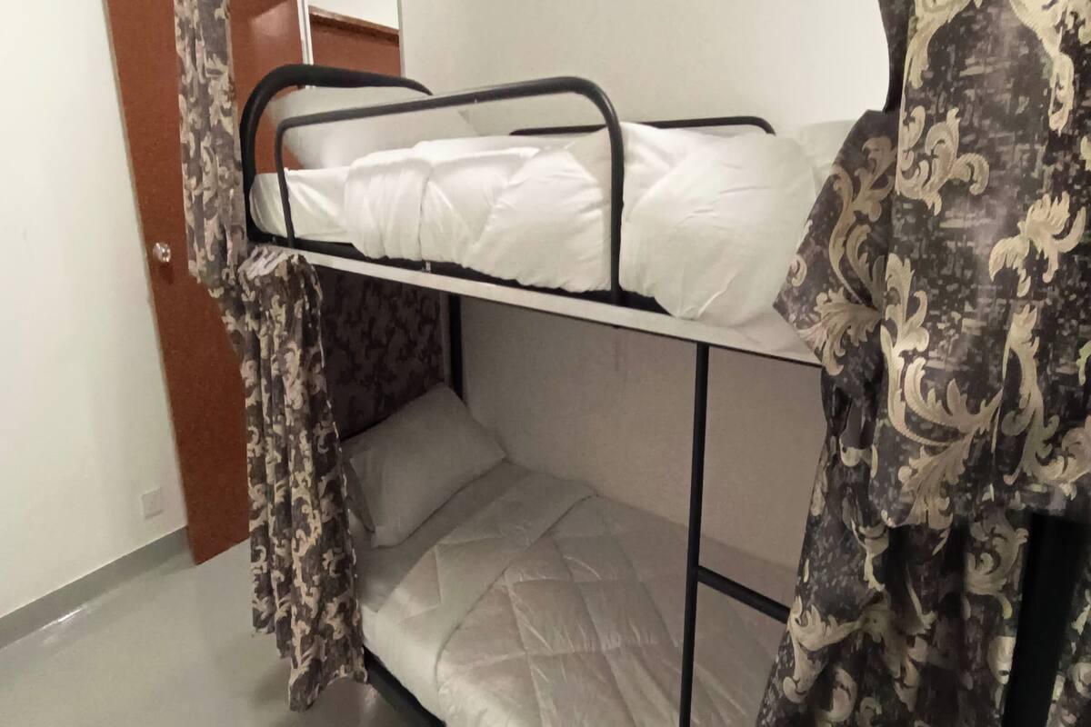 Standard Bunk Bed without window | Desk, WiFi (free), bed sheets