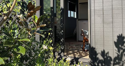 Tiny-Home Garden Hideaway – Private, quiet, garden setting w/off-street parking.