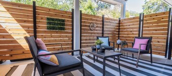 New and spacious suite close to town, attractions and hospital