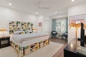 2 bedrooms, iron/ironing board, free WiFi, bed sheets - Walk to Beach (200') | Built-in Queen Bunk Beds | Beach Chairs & Wagon | Patio | Well-Furnished (St. Simons Island)