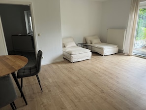 1 quarto, Wi-Fi de cortesia, roupa de cama