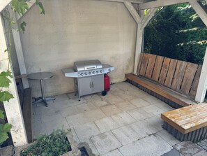 Terrace/patio - Ferienwohnung Sonnenkastell 2 in der Burgstadt Kastellaun mit Direktem Garten (Kastellaun)