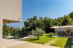 Outdoor dining - Casa Calme With Spa And Gym (Opatija)