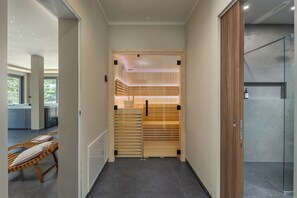 Familienvilla, Mehrere Schlafzimmer, Bergseite (Casa Calme With Spa And Gym) | Sauna