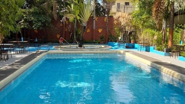 Pool - Reddoorz @ The V'jour Hotel Angeles (Angeles City)