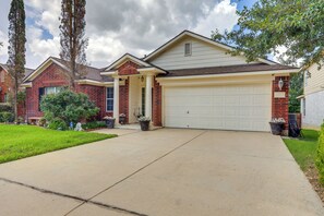 Exterior - San Antonio Home - Outdoor Oasis & Greenbelt Views (San Antonio)