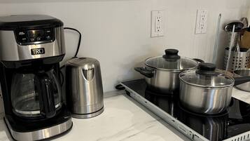 Kaffee und/oder Kaffeemaschine