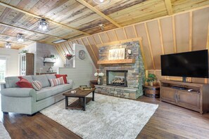 Fernseher, Kamin