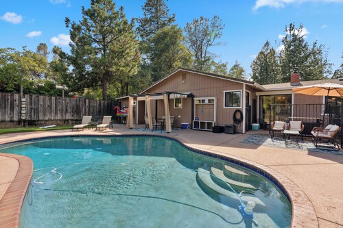 💥Spring Special ~Boat Parking~Hot Tub ~Game Room~Space for big Groups ~3000 sqft