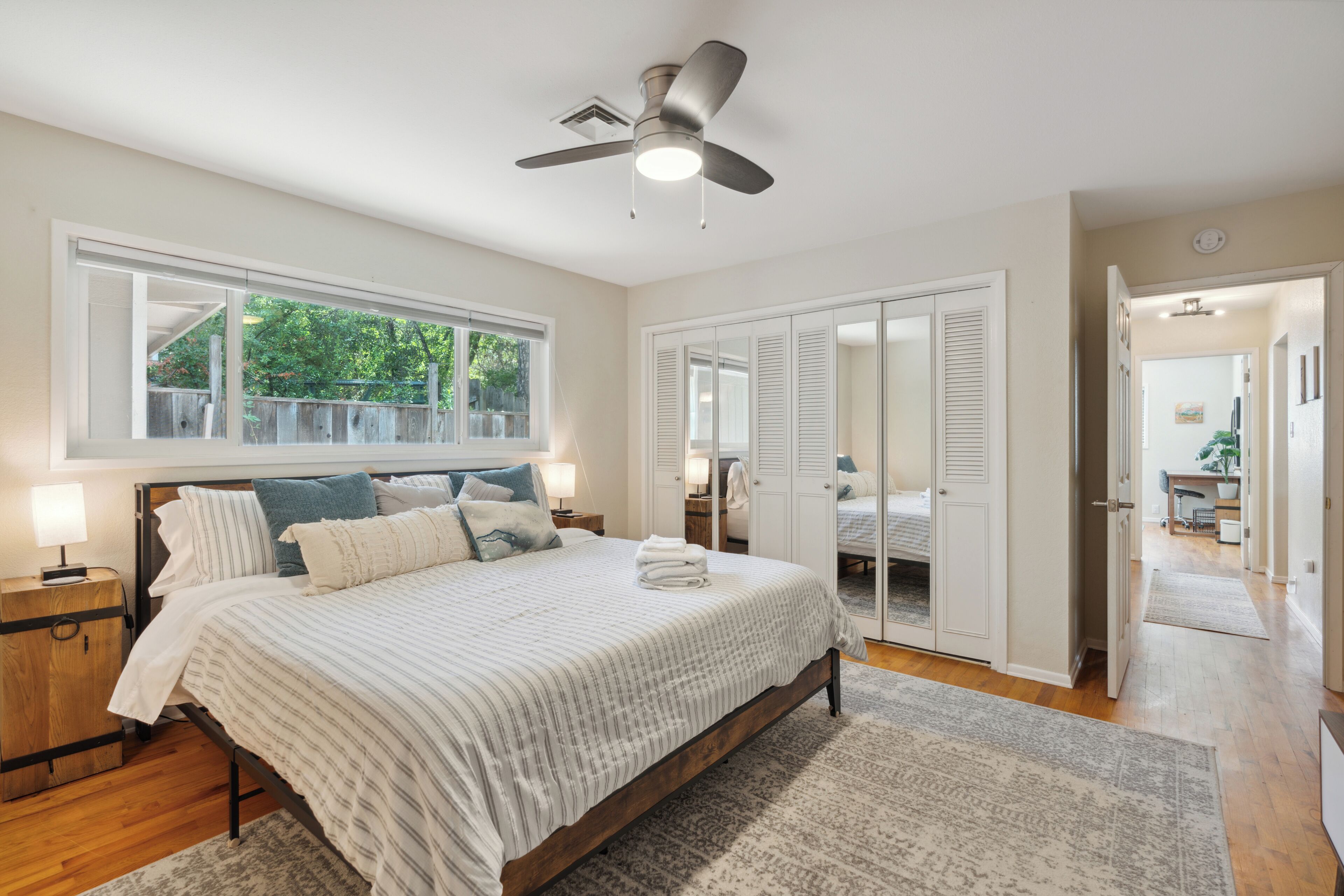 4 bedrooms, desk, iron/ironing board, travel crib