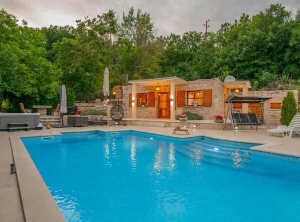 Villa (Six Bedroom Villa with Private Pool) | Outdoor pool