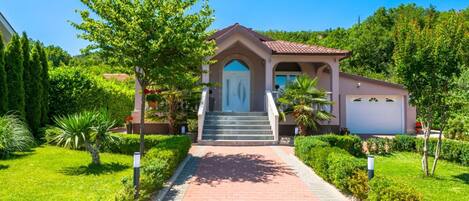 Villa (Six Bedroom Villa with Private Pool) | Außenbereich