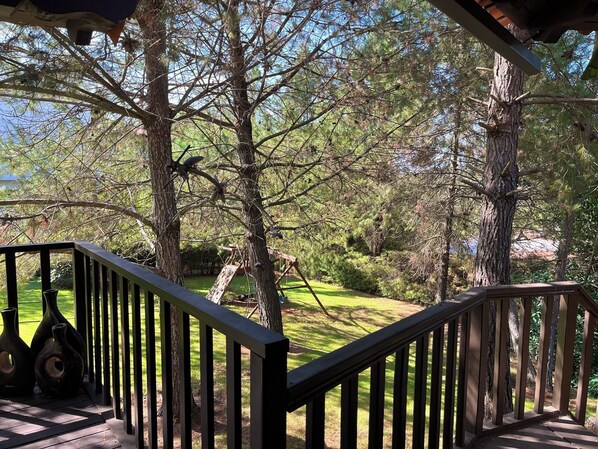 Family Cabin, Mountain View | Living area