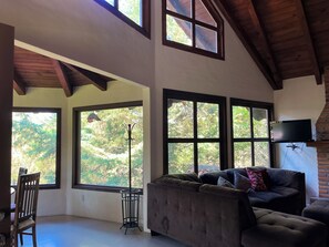 Family Cabin, Mountain View | Living area