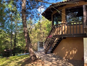 Vista frontal de la propiedad