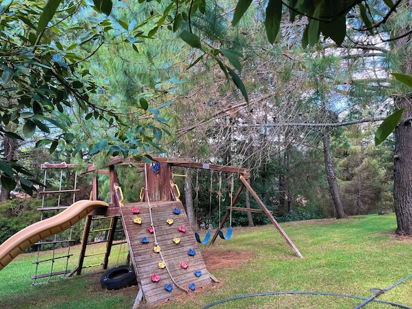 Children’s play area – outdoor