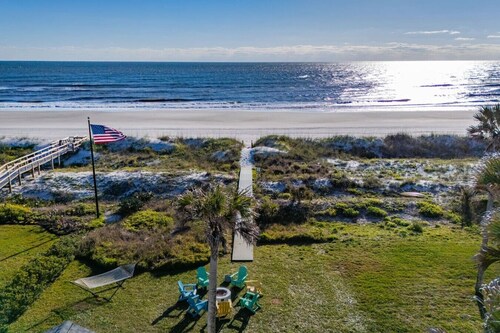 Retro Beachfront Bliss