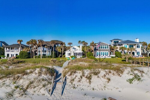 Retro Beachfront Bliss