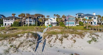 Retro Beachfront Bliss
