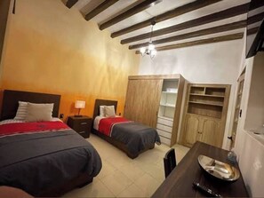 Room, 1 Bedroom, Accessible | 1 bedroom - Room-habitacion I Para 4 Personas 3 Cama (Morelia)
