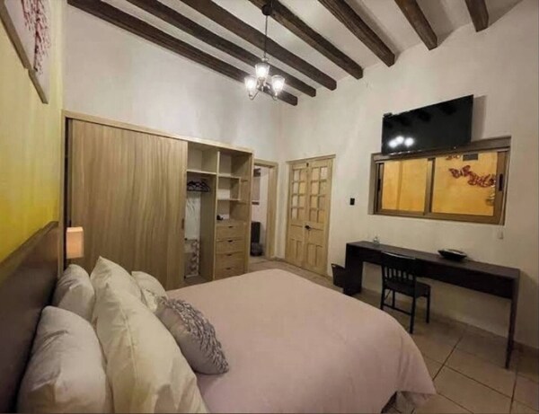Room In House - Habitacion I Para 4 Personas 3 Camas - Morelia