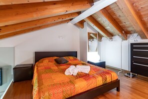 2 chambres, fer et planche à repasser, draps fournis