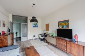 TV