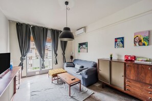 TV - Tino ART House Forest With Air-conditioner! (Venezia)