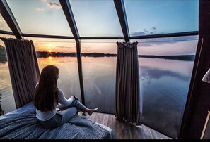 Spa - Peace & Quiet Hotel Floating Glass Room for 2 guests experience northern lights (Jokkmokk)