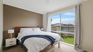 3 sovrum, strykjärn/strykbräda, resesäng och internet