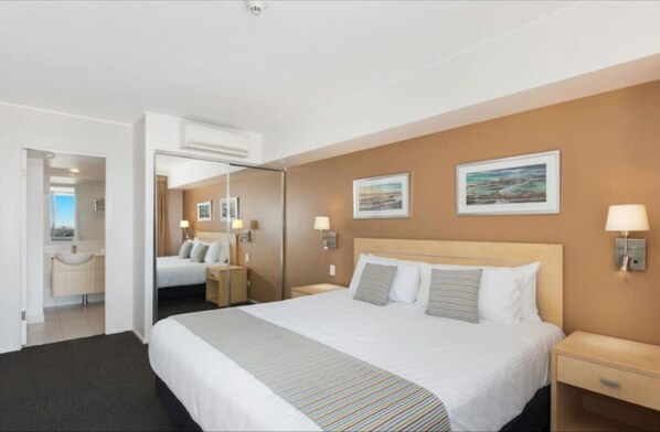 2 Schlafzimmer, Schreibtisch, BĂŒgeleisen/BĂŒgelbrett, kostenloses WLAN