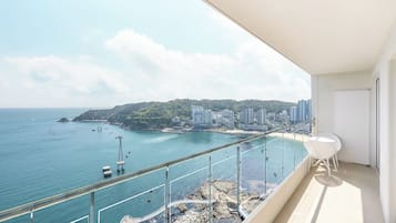Premier Ocean Twin | Terrace/patio
