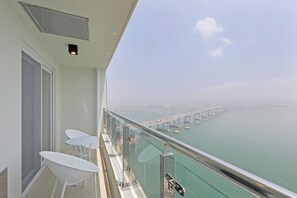 Deluxe Room, Ocean View | Terrace/patio