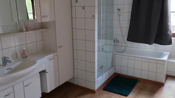 Shower, free toiletries, towels