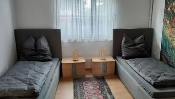 4 bedrooms, free WiFi, bed sheets