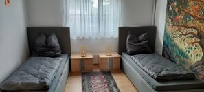 4 makuuhuonetta, ilmainen Wi-Fi, vuodevaatteet