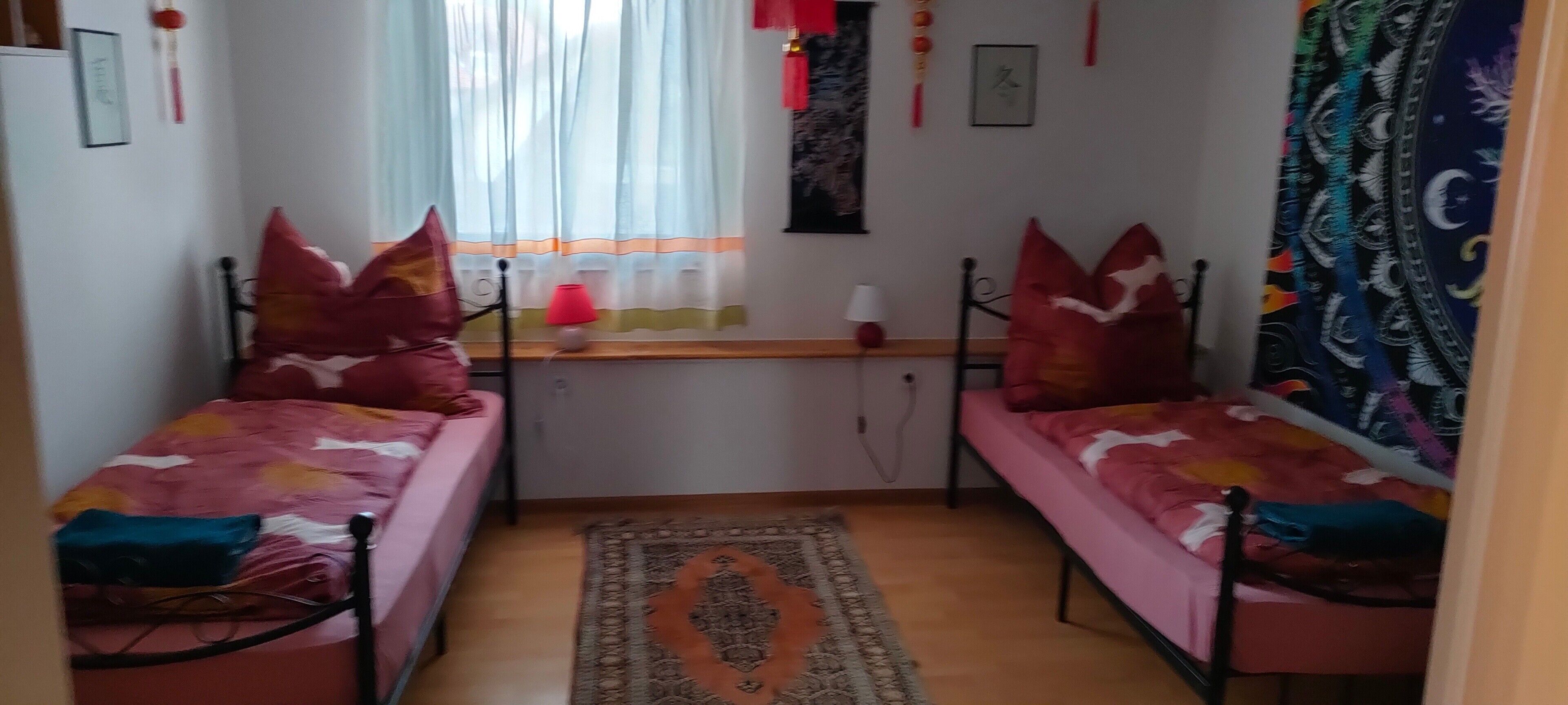 4 makuuhuonetta, ilmainen Wi-Fi, vuodevaatteet
