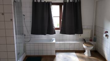 Shower, towels