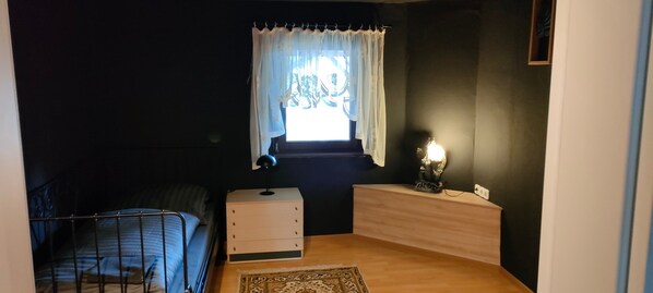 4 bedrooms, free WiFi, bed sheets