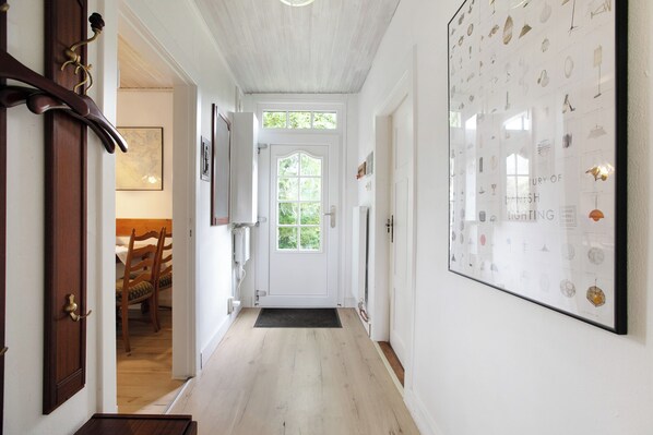 Interior - Holiday Home 'Haus Im Süden' with Private Terrace, Private Garden and Wi-Fi (Nordstrand)