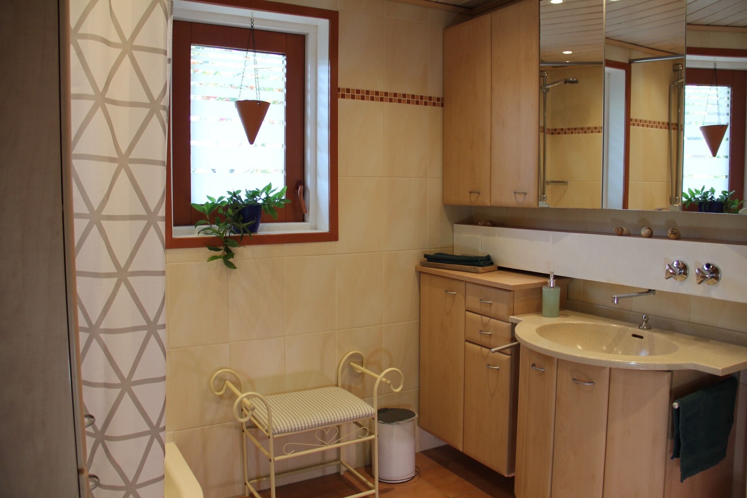 Bruser, hårtørrer, håndklæder