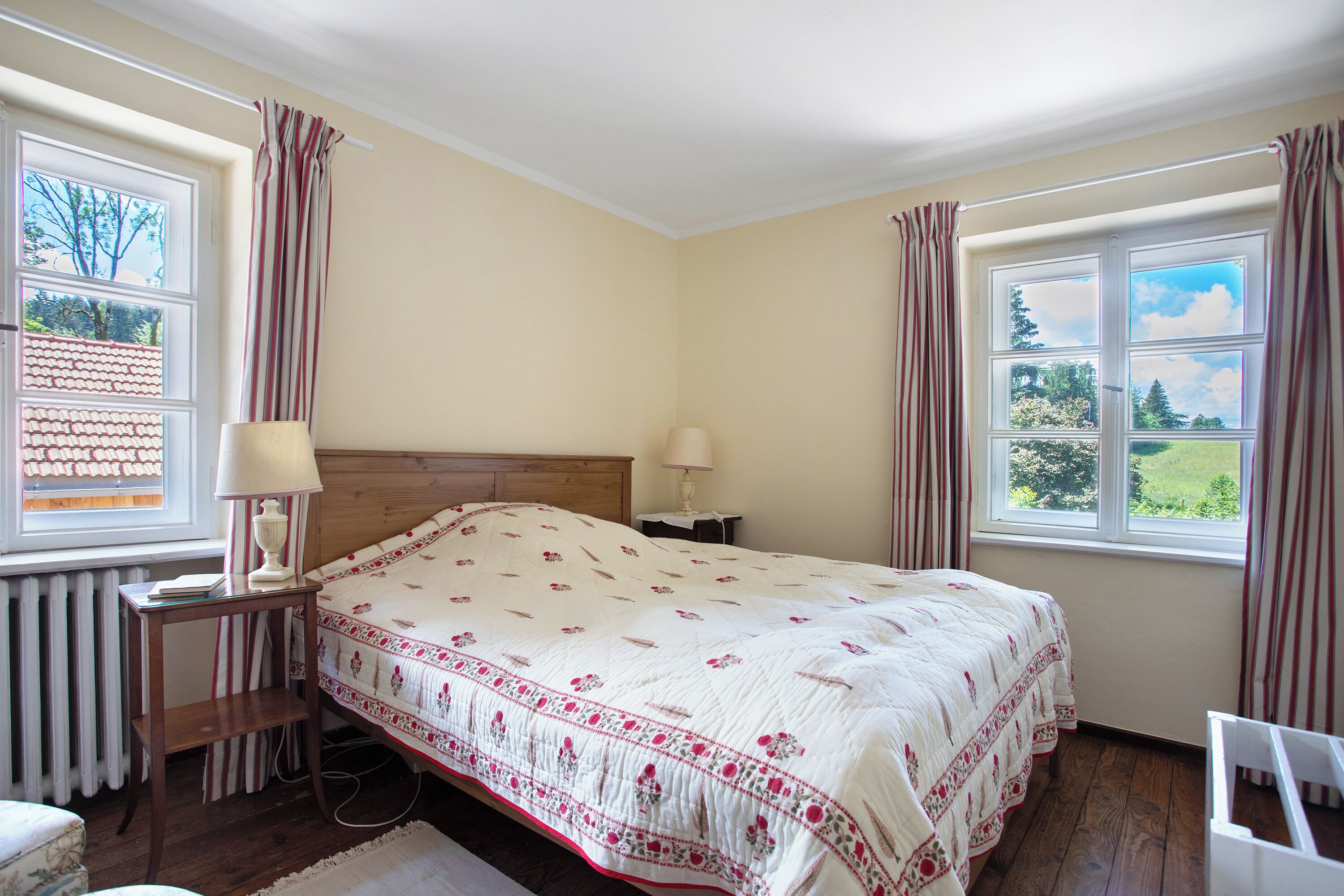 2 chambres, fer et planche à repasser, Wi-Fi gratuit, draps fournis